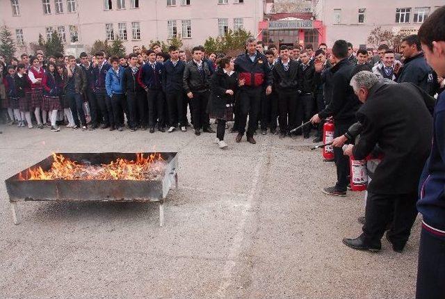 Mhl Öğrencileri, Deprem Ve Yangın Tatbikatı Yaptı