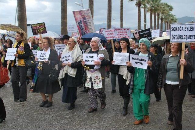 Marmaris'te Kadınlar Günü Yürüyüşü