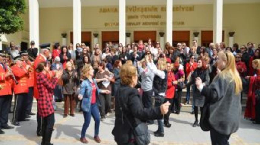 Kent Konseyi Kadın Meclisi, Kadınlar G&uuml;n&uuml; Coşkusunu Sokağa Taşıdı