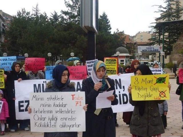 'kadınlar Günü'nde Kadınların Eylemi