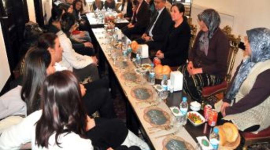 Başkan Oğul&rsquo;dan Bayan Personele Yemek