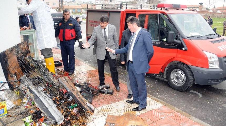 D&uuml;kkanını Yakmak Isteyen Bakkal Kendisi De Yandı