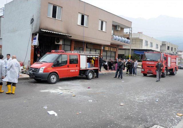 Dükkanını Yakmak Isteyen Bakkal Kendisi De Yandı