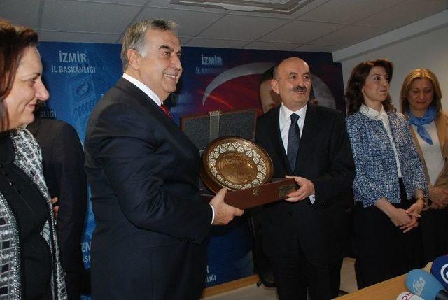 Sağlık Bakanı Müezzinoğlu: Sağ Ayak Erkekse Sol Ayak Kadındır 1