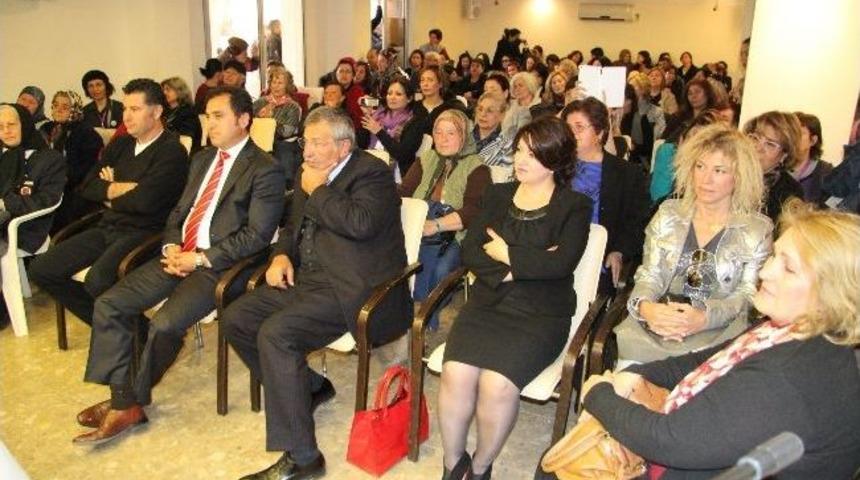 Bodrumlu Emek&ccedil;i Kadınlara Plaket Verildi