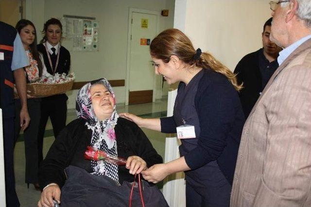 Medical Park Kadınlar Günü’nü Kutladı