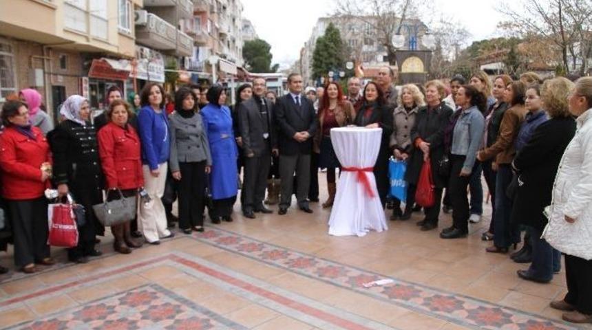 Asder Derneği Kadın Sanat&ccedil;ılarından Sokak Sergisi
