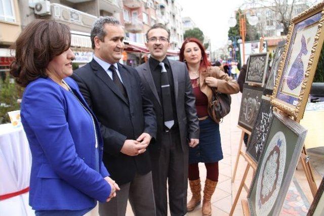 Asder Derneği Kadın Sanatçılarından Sokak Sergisi