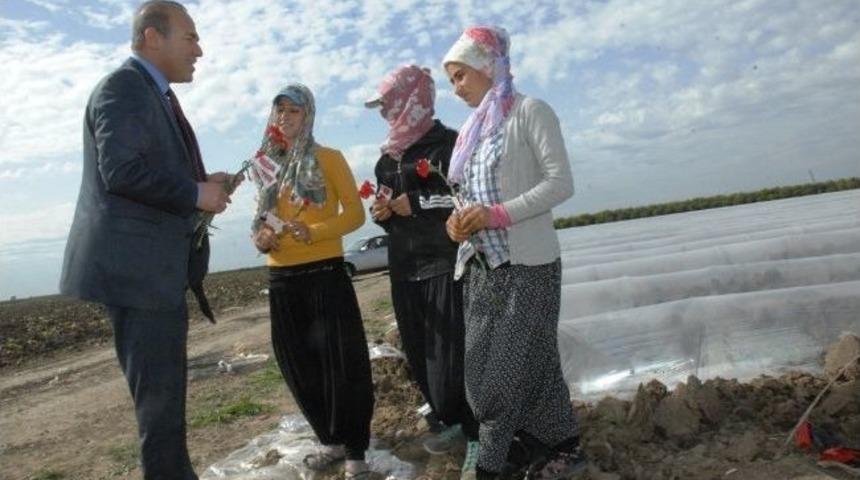 S&ouml;zl&uuml; Fabrika Ve Tarlada &Ccedil;alışan Kadınları Ziyaret Etti