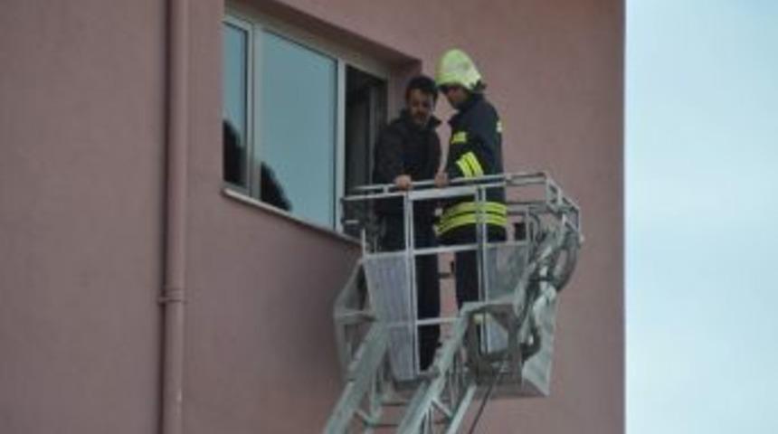 &Ouml;ğrenci Yurdunda Deprem Ve Yangın Tatbikatı