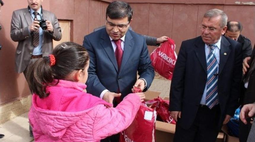 Beyşehir'de Öğrencilere Giyim Yardımı Yapıldı