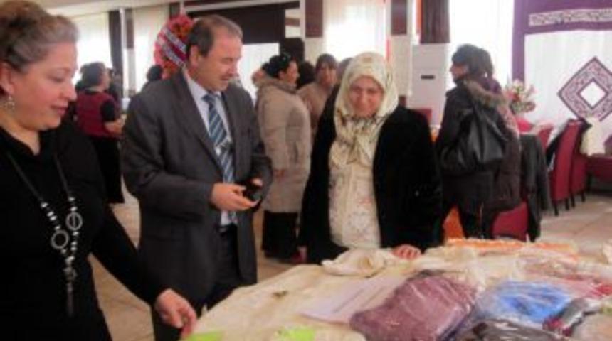 Kadınlar, Bakanlık&rsquo;ta Kermes A&ccedil;tı