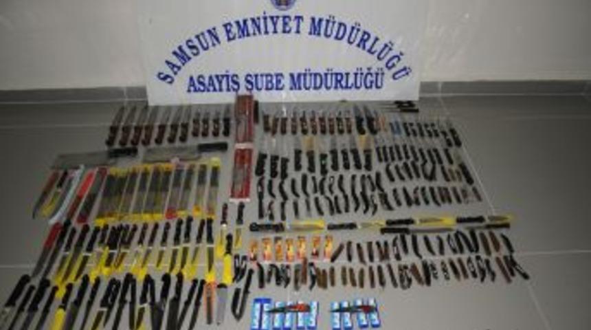 Bir Saatlik Uygulamada 281 Adet Kesici Alet Ele Ge&ccedil;irildi