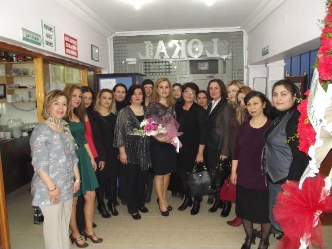 Ak Partili Kadınlar 8 Martı Oynayarak Kutladı