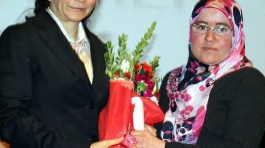 Kadın &Ccedil;ift&ccedil;iler Kadınlar G&uuml;n&uuml;nde Birincilik İ&ccedil;in Yarıştı