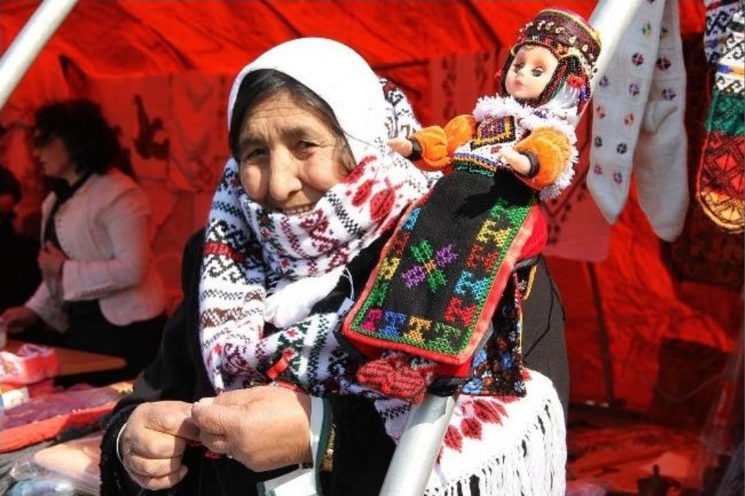 Ardahanlı Kadınlar &ldquo;1. Kadın El Emeği Fuarı&rdquo;nda Buluştu