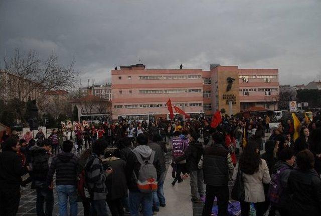 Çanakkale'de 8 Mart Dünya Kadınlar Günü Kutlandı