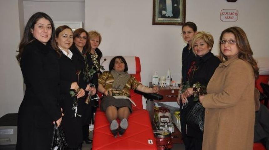 İş Kadınlarından Kan Bağışı