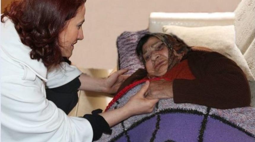 Ak Partili Kadınlardan Farklı Kutlama