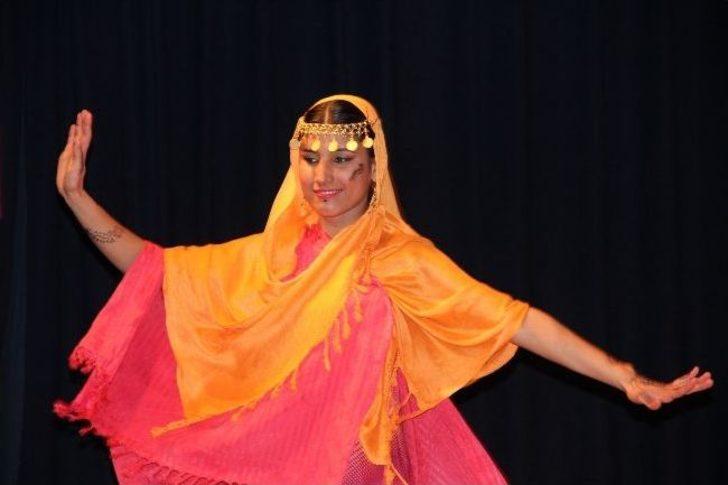 Kadınlar Gününde Liseli Şov G4