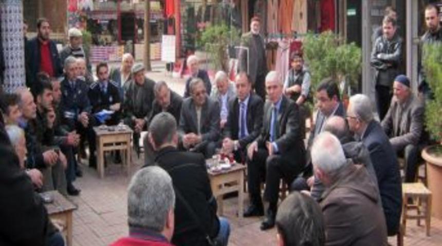 Belediye Başkanı Yenihan, Esnafla Şadırvanda Buluştu