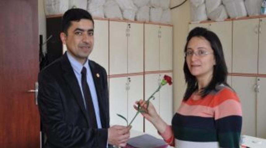 Eğitim-Sen Şube Başkanı &Ouml;ztemel, Kamu &Ccedil;alışanı Kadınları Unutmadı