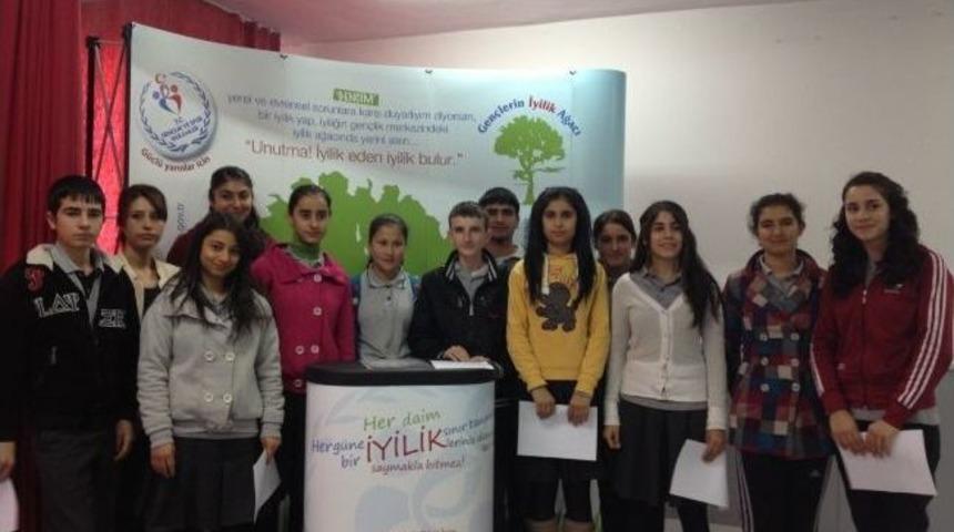 &ldquo;gen&ccedil;lerin İyilik Ağacı&rdquo; Projesi'nin Tanıtımı T&uuml;m Hızıyla S&uuml;r&uuml;yor