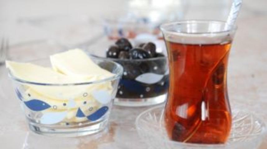 Yemekle Birlikte &Ccedil;ay T&uuml;ketmeyin