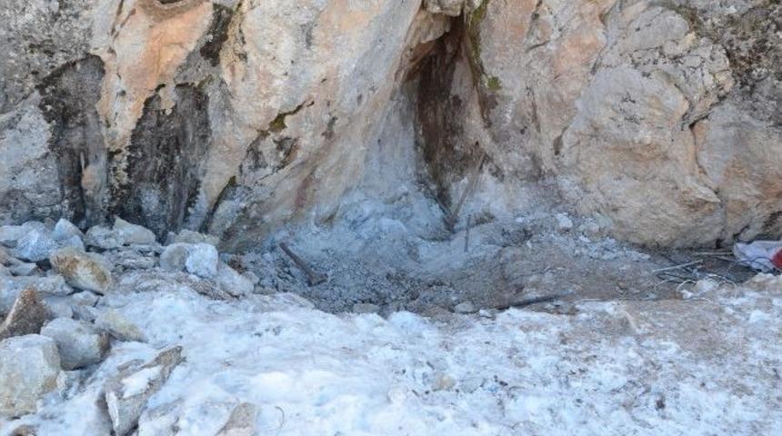 Ka&ccedil;ak Kazıya Su&ccedil;&uuml;st&uuml;