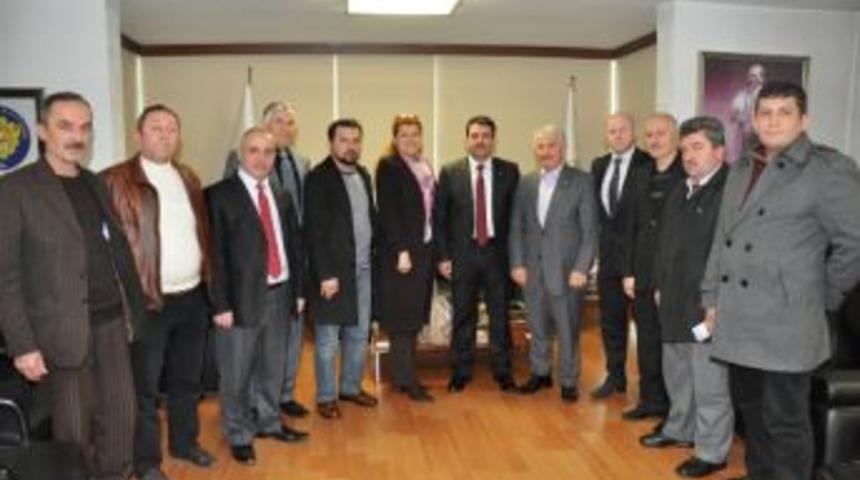 Ak Partililer ziyaretlerini s&uuml;rd&uuml;r&uuml;yor