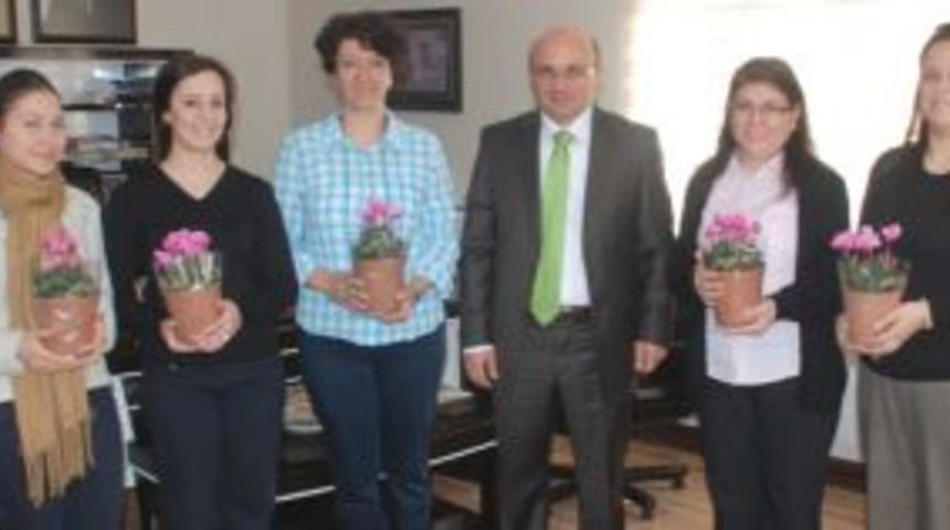 &acute;Kadınlarımızla omuz omuza veriyoruz&acute;