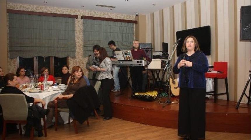 8 Mart D&uuml;nya Kadırnlar G&uuml;n&uuml;