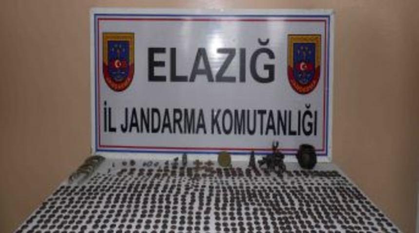 Elazığ'da 986 Par&ccedil;a Tarihi Eser Ele Ge&ccedil;irildi