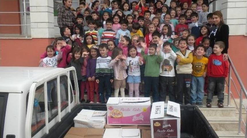 Anaokulu &Ouml;ğrencilerinden &Ouml;rnek Davranış