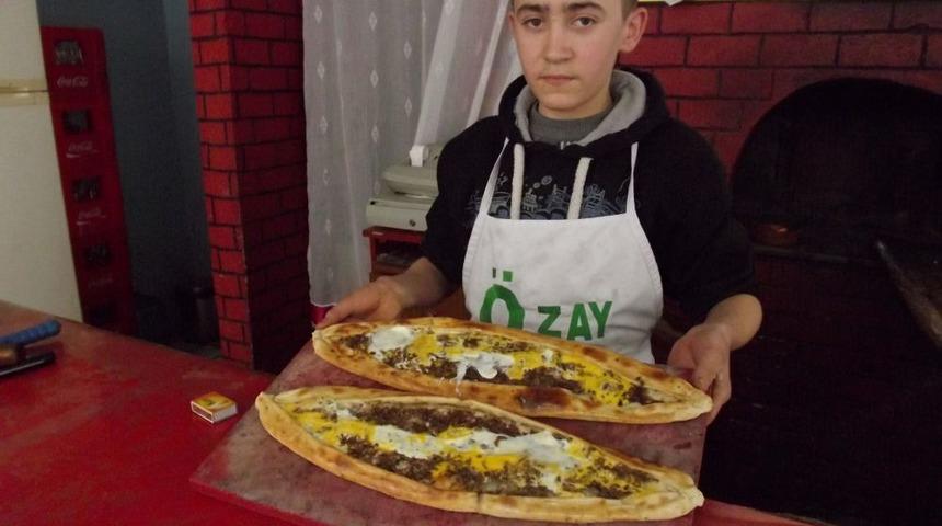 Pide Ustası Ortaokul &Ouml;ğrencisi