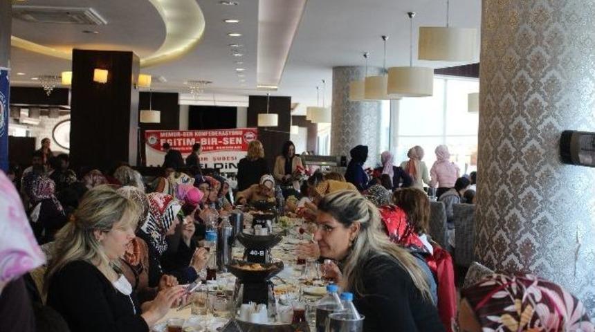 Diyarbakır&rsquo;da Kadınlar G&uuml;n&uuml; Kahvaltısı