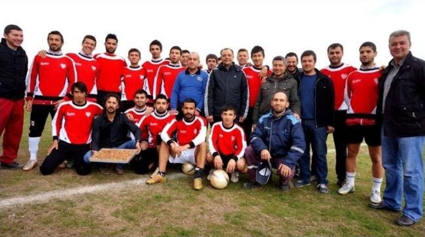 Sarıg&ouml;l Gen&ccedil;lerbirliği Belediyespor&rsquo;a Taraftar Desteği