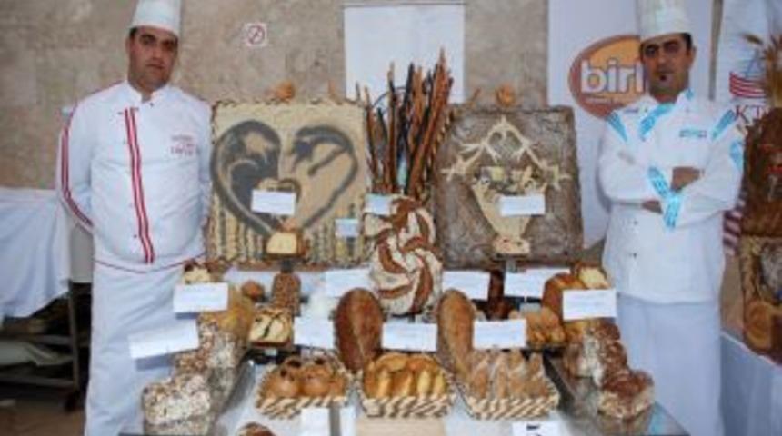 Derece Giren Ekmek Ve Pasta Ustaları Madalya Ile &Ouml;d&uuml;llendirildi