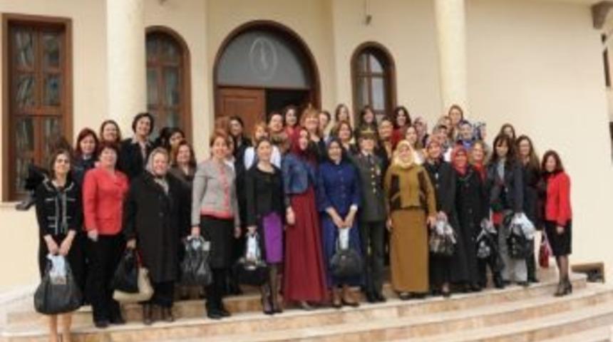 Kadınlar 'vali Konağı'nda Buluştu