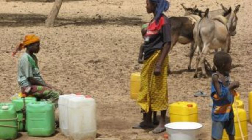 Başbakan'ın Işaret Ettiği Afrikalı Kadınların Yaşam M&uuml;cadelesi