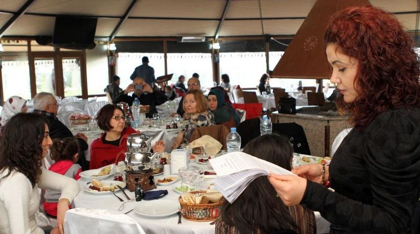 Sağlık-Sen'in Kadın &Uuml;yeleri &Uuml;yeleri Kahvaltıda Buluştu