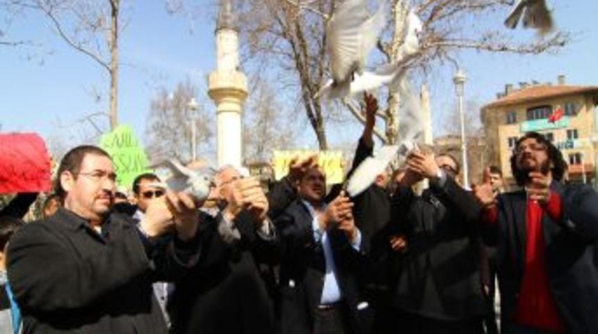 Gaziantep&rsquo;te 21 STK, &Ccedil;&ouml;z&uuml;m S&uuml;recini Destekledi, G&ouml;ky&uuml;z&uuml;ne Beyaz G&uuml;vercin Bıraktı