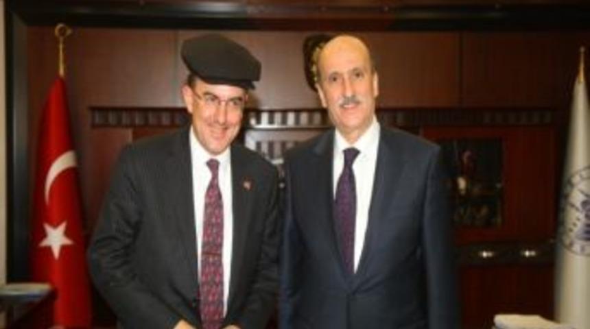 Avustralya B&uuml;y&uuml;kel&ccedil;isi Biggs&rsquo;den Belediye Başkanı Selmanoğlu&rsquo;na Ziyaret