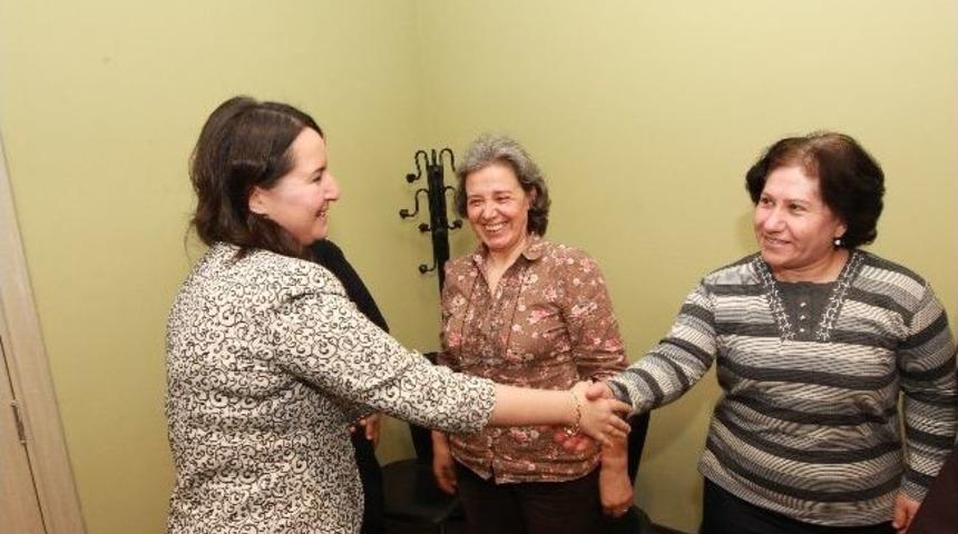 Bayan Başkan Bayan Personelin Kadınlar G&uuml;n&uuml;n&uuml; Kutladı