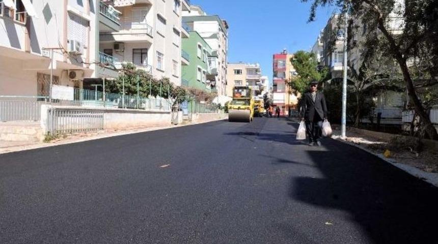 Dokuma&rsquo;da Asfalt Ve Kaldırım &Ccedil;alışmaları Devam Ediyor