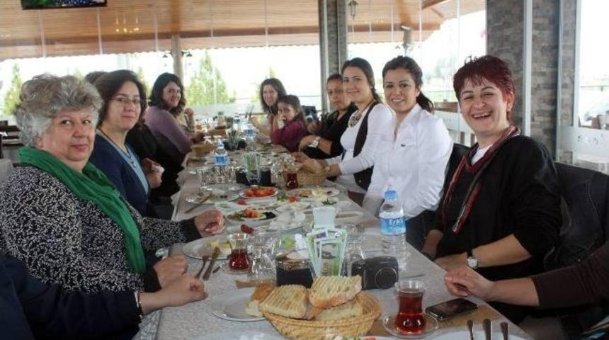 Bayan &Ouml;ğretmenler Kahvaltıda Buluştu