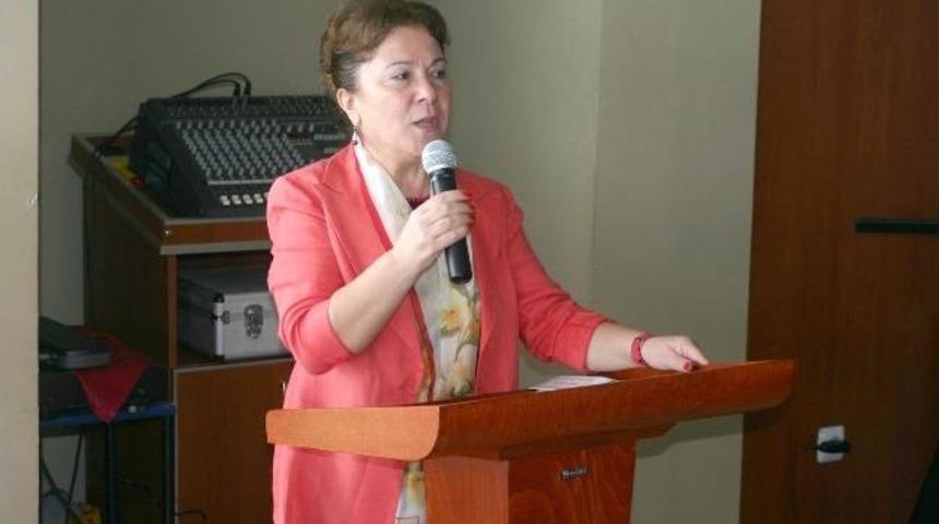 &Uuml;nal&rsquo;dan Kadınlara Siyaset &Ccedil;ağrısı