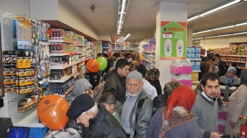 Yeşil Portakal Marketler Zinciri Manisa Genelinde 12. Şubesini A&ccedil;tı