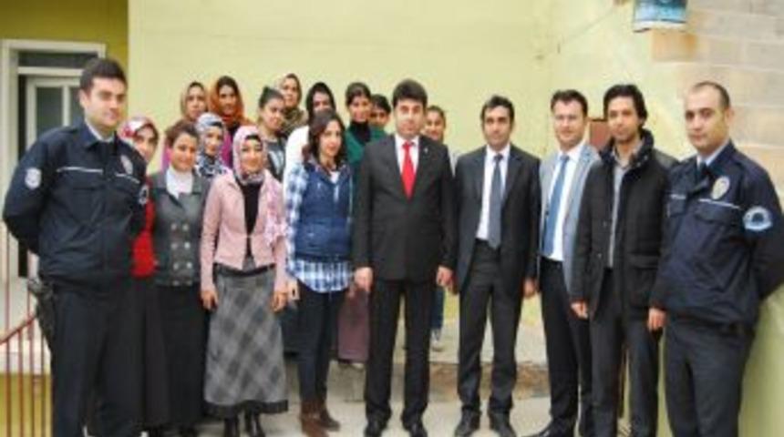 Suru&ccedil; Emniyeti'nden &Ccedil;ATOM Ve Kadın K&uuml;lt&uuml;r Merkezlerine Ziyaret