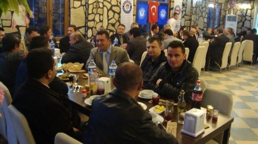 Eğitim-bir-sen Üyeleri Yemekte Bir Araya Geldi